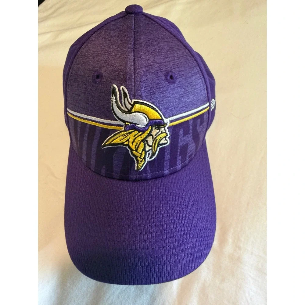 New Era Minnesota Vikings NFL Youth 9FORTY Snapback‎ Hat Purple Norseman Logo